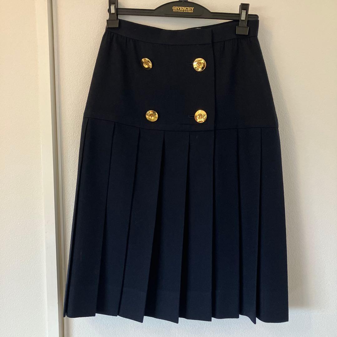 monofyさん専用ジバンシー金ボタンスカートと黒セットアップ