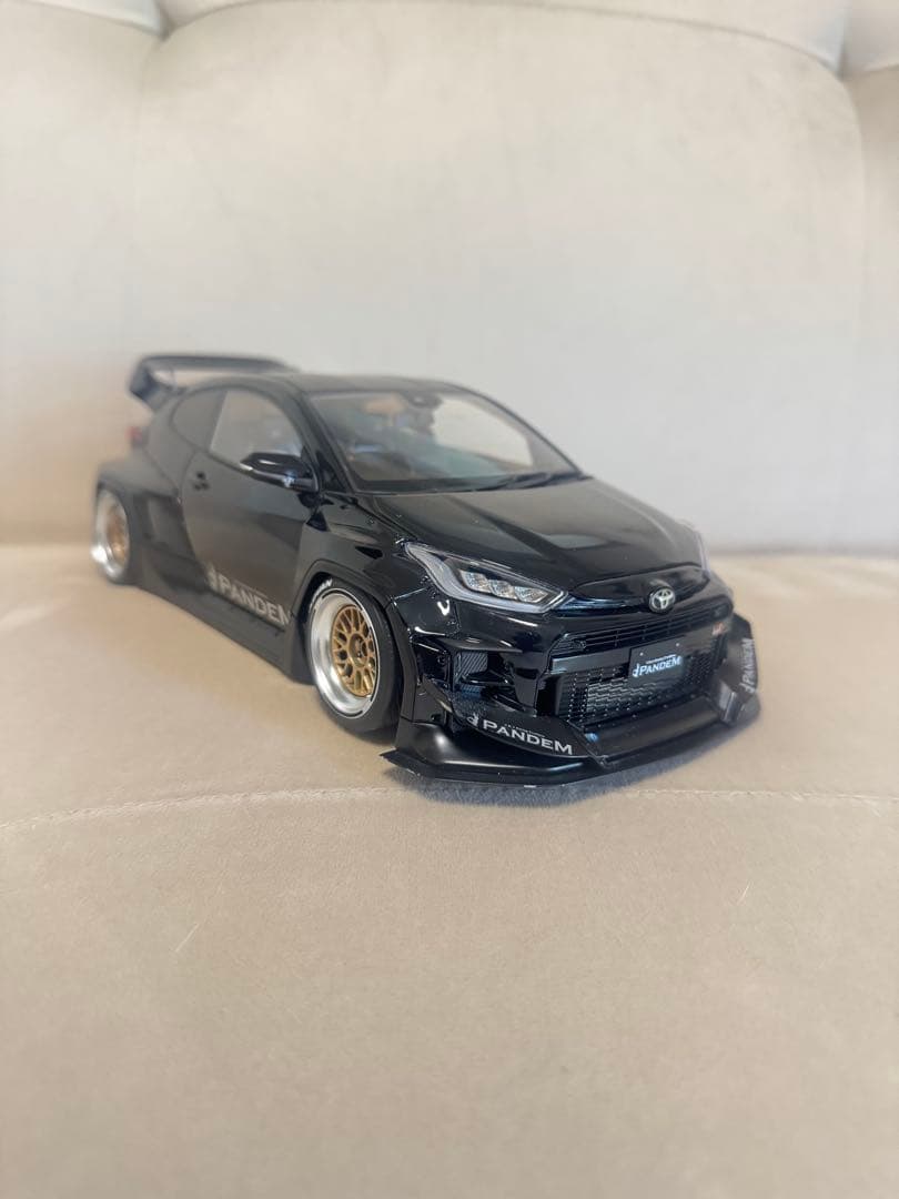 訳あり特価　イグニッションモデル1/18 PANDEM GR YARIS