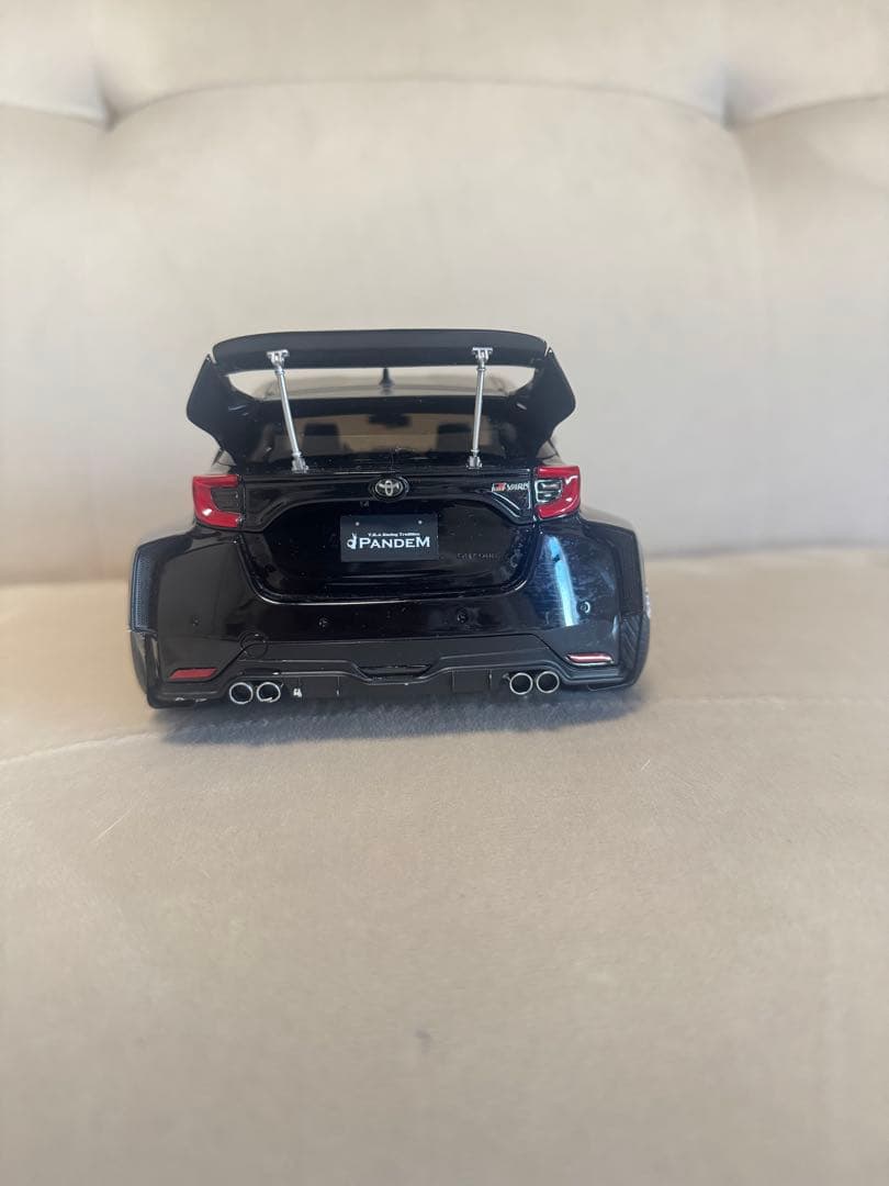 訳あり特価　イグニッションモデル1/18 PANDEM GR YARIS