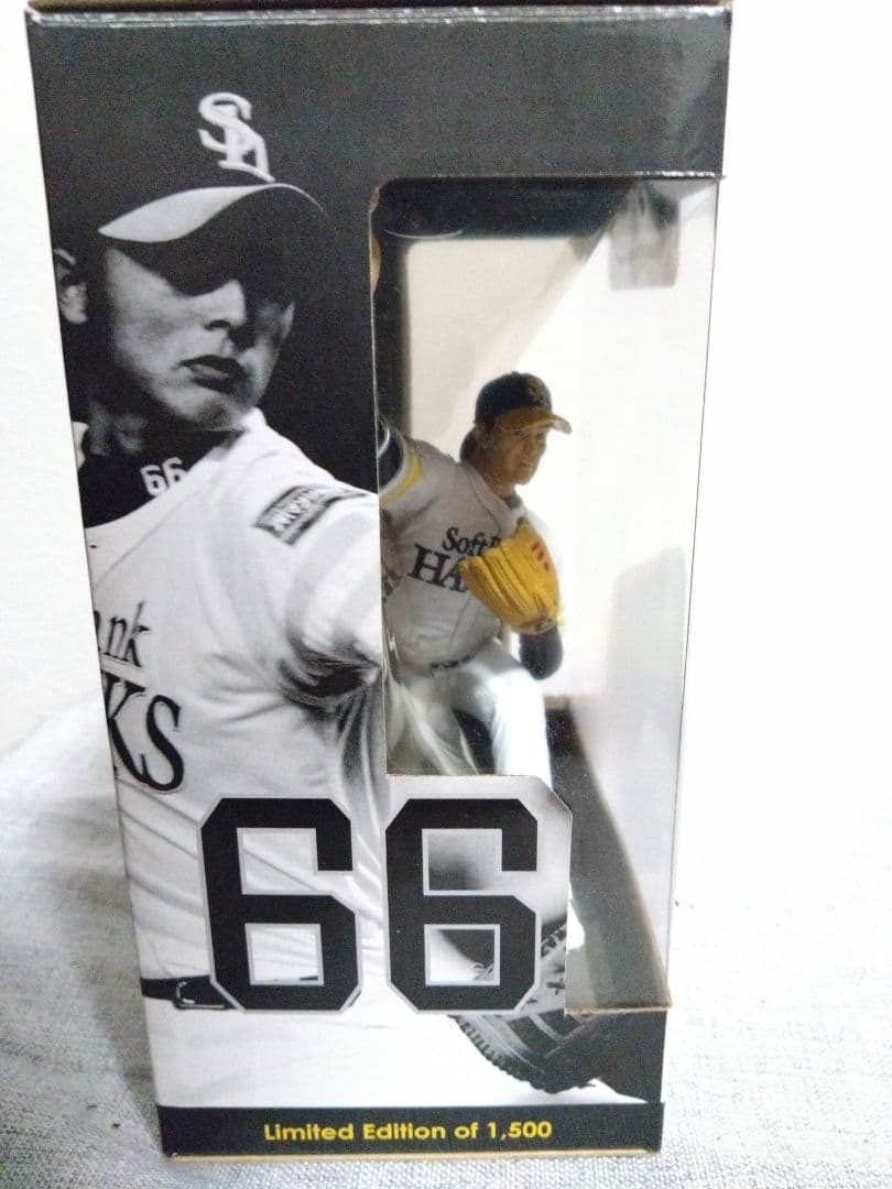 新品未開封　福岡ソフトバンクホークス　斉藤和巳 フィギュア　限定版