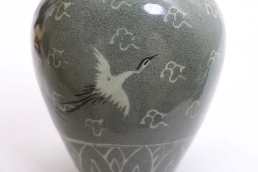 朝鮮青磁　象嵌　鶴紋瓶　李朝　送料込み260104