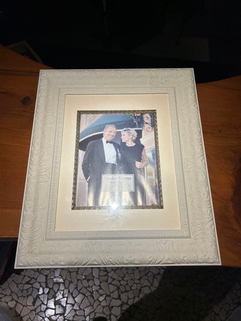 アンティーク額縁‼️ シャービー・デザイン額縁　マットホワイト　大サイズ