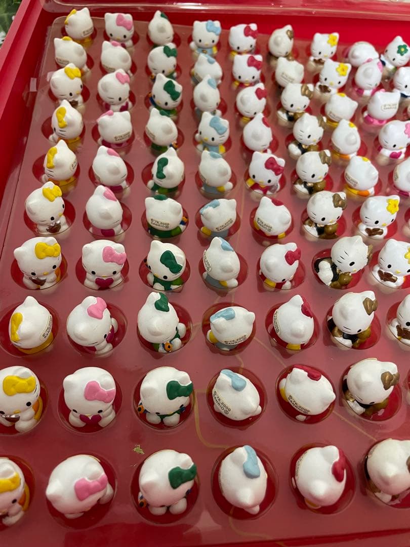 新品　ケース付き　サンリオ　ハローキティの幸運を呼ぶ開運マスコット　360個