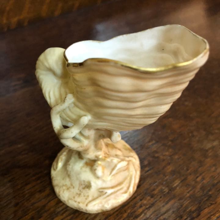 ロイヤルウースター 英国アンティーク ブラッシュアイボリー 花瓶 花器 金彩