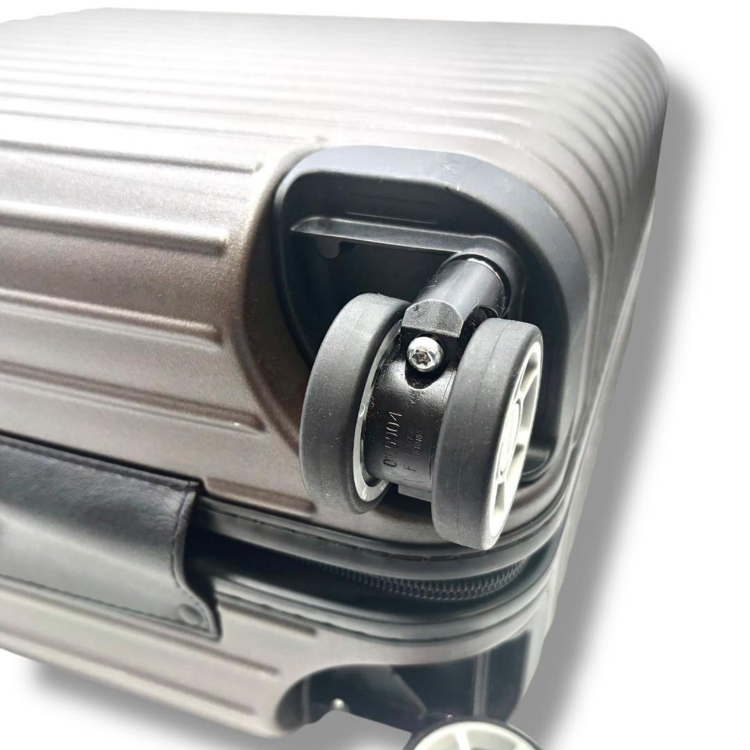 リモワ サルサ ビジネストロリー 4輪 810.40 機内持込可能 美品