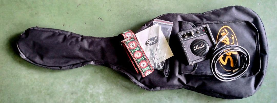 Fender by Squier　2007年製　ミニアンプ　ブースターペダル付き