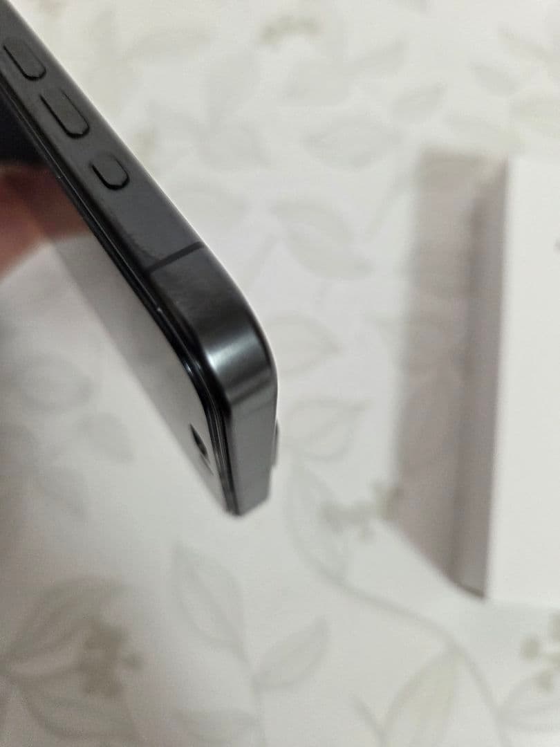 Apple iPhone 15 Pro Maxブラックチタニウム 本体