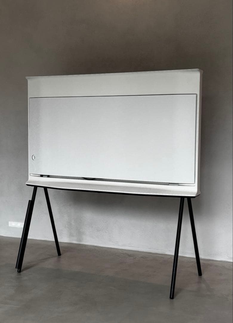 Samsung QN43LS01TA 43 Serif TV QLED日本未発売