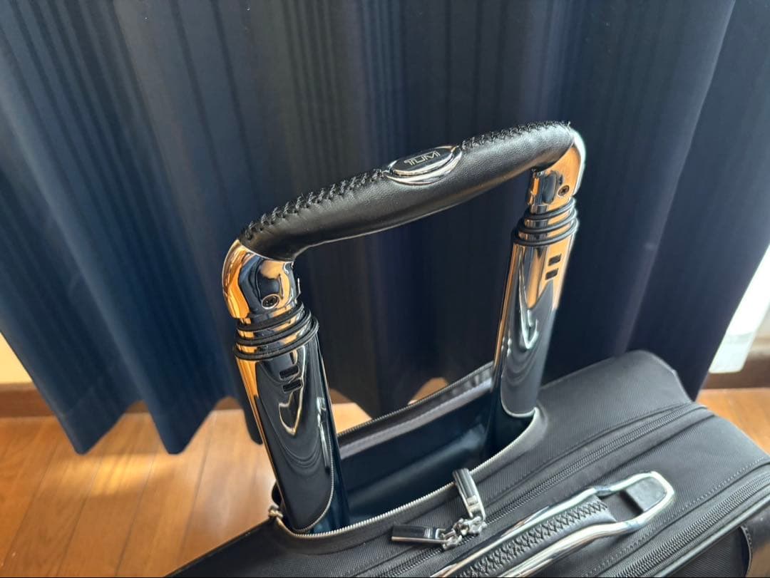 ムラー 美品☆TUMI ホイールドキャリーケース