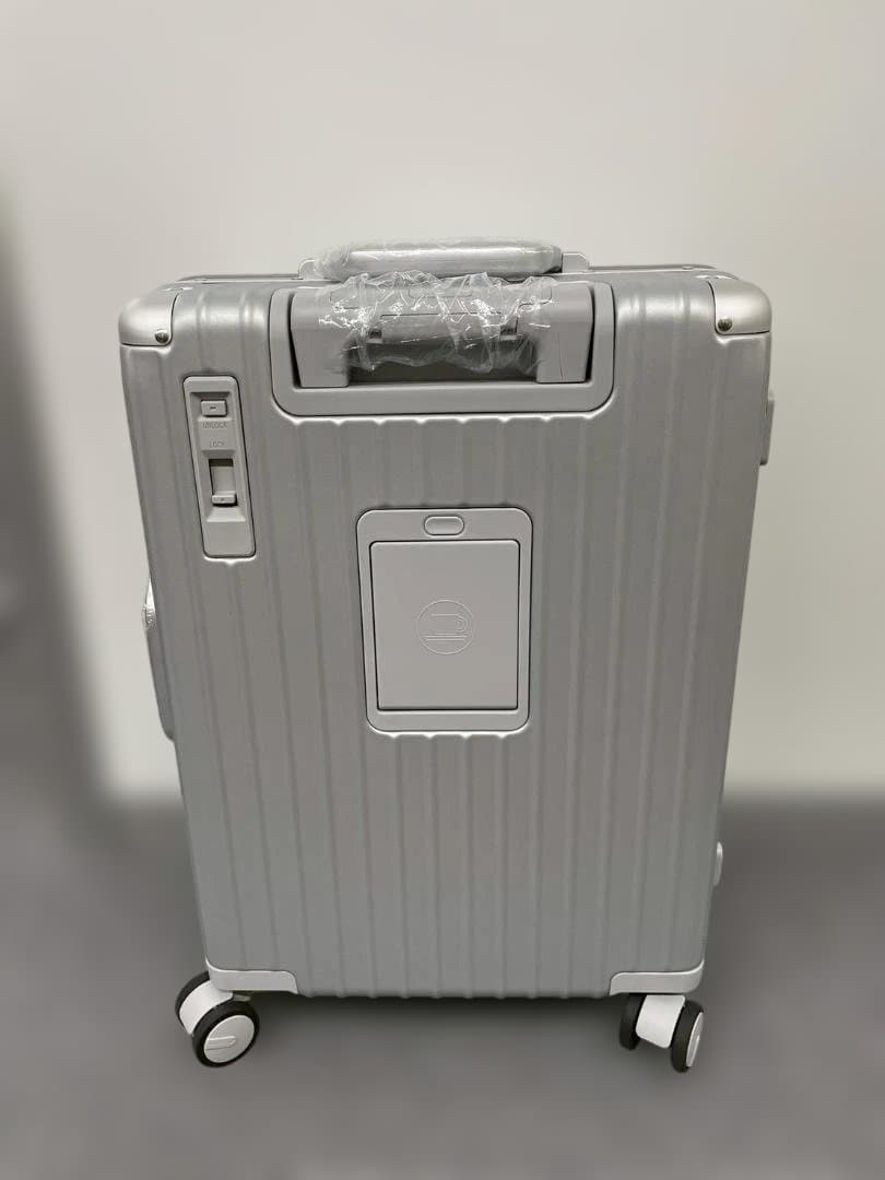 リベティ多機能キャリーケース【マットシルバーSサイズ】A22