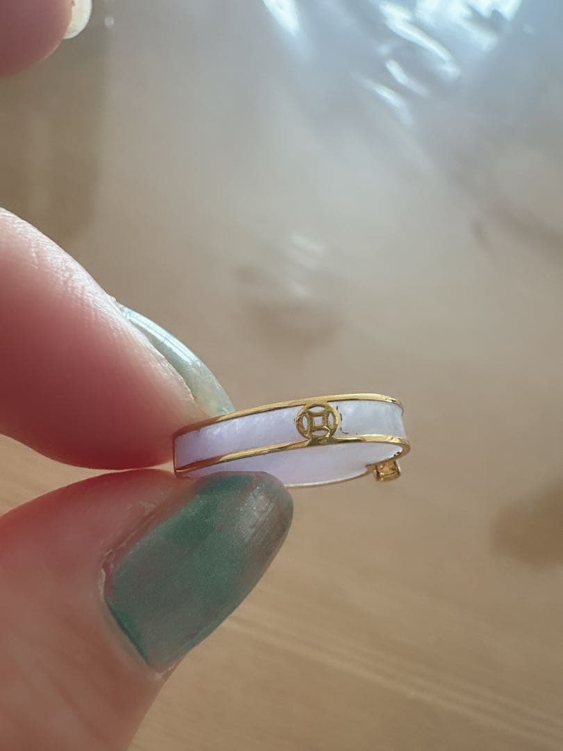 「新品］18K金ハート型純天然淡い紫色ペンダント　鑑定書付き