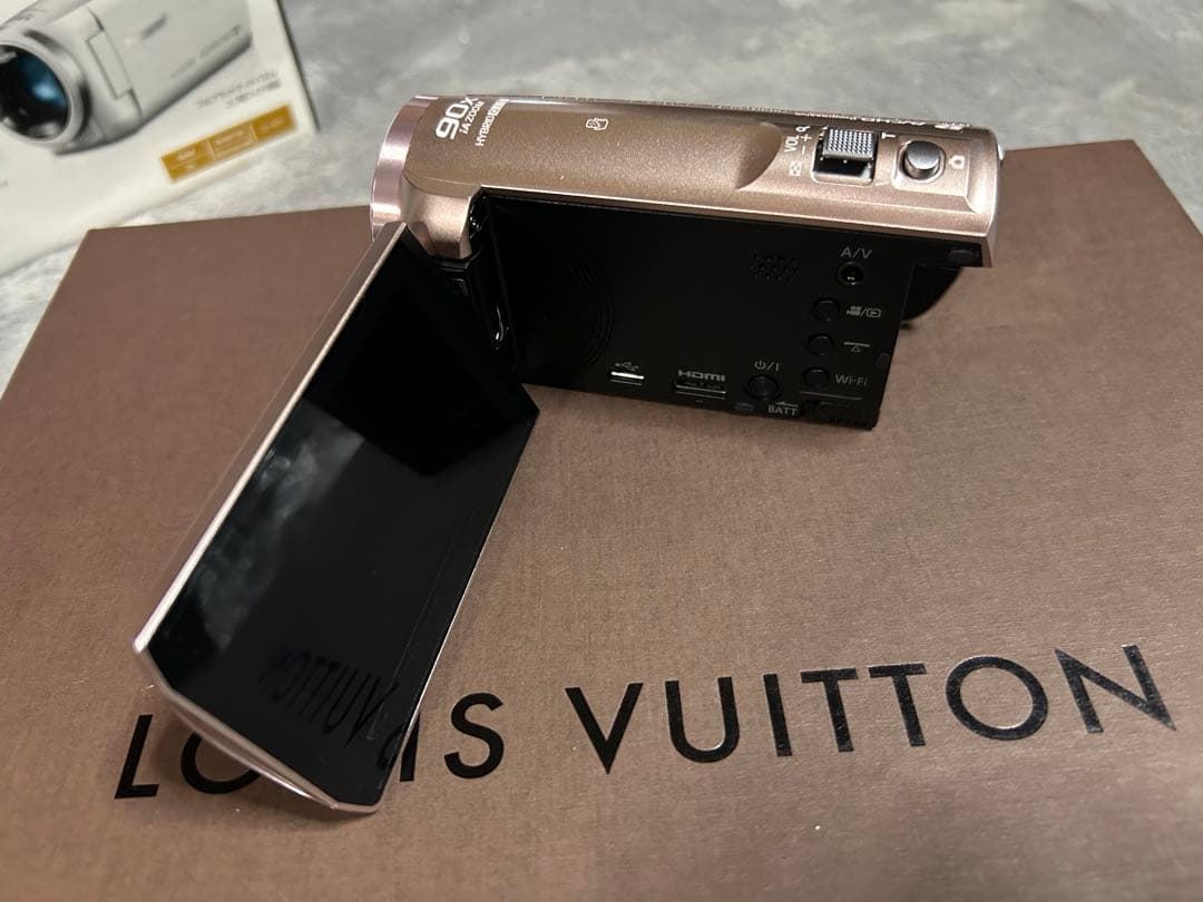 新品未使用Panasonic HC-V550M ビデオカメラ 本体