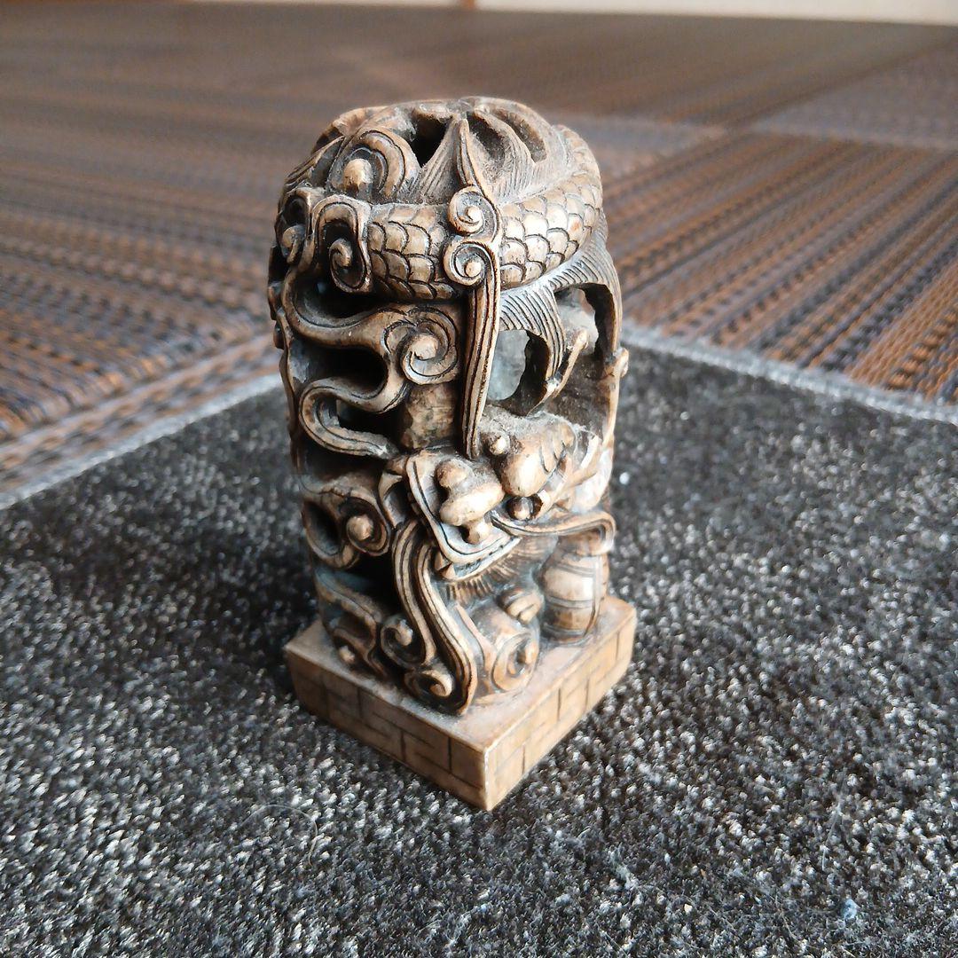 中国古玩骨董篆刻石印章/昇龍翔雲自然石玉材透かし彫り/文鎮ウェイトアンティーク