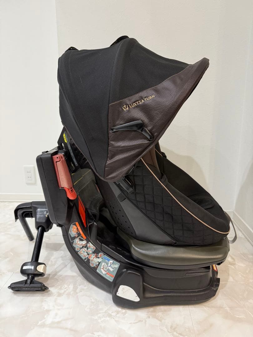 【美品】combi 360° ラクティアターン チャイルドシート CV-ETY