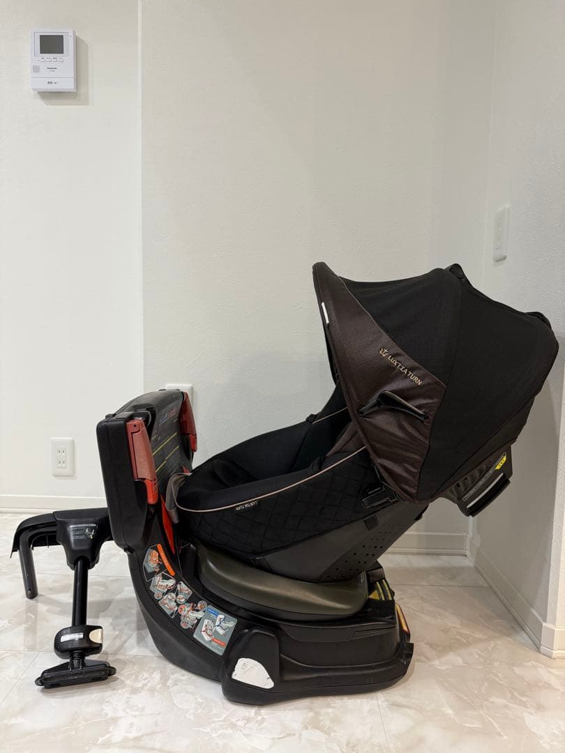 【美品】combi 360° ラクティアターン チャイルドシート CV-ETY