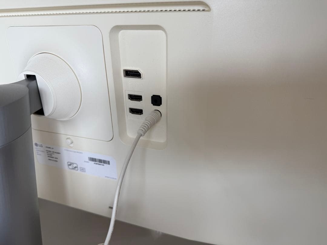 ハ*シ様 LG モニター　LG27UL650-W 【4K良品！】