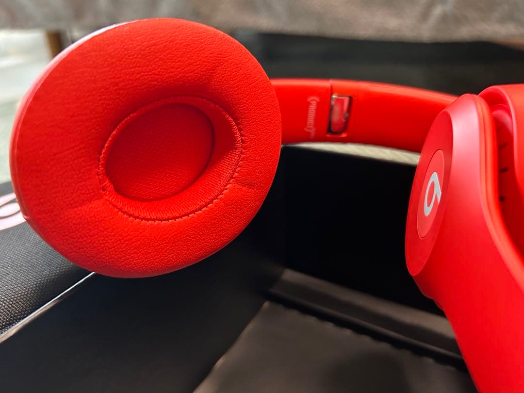 Beats Solo3 Wireless レッド