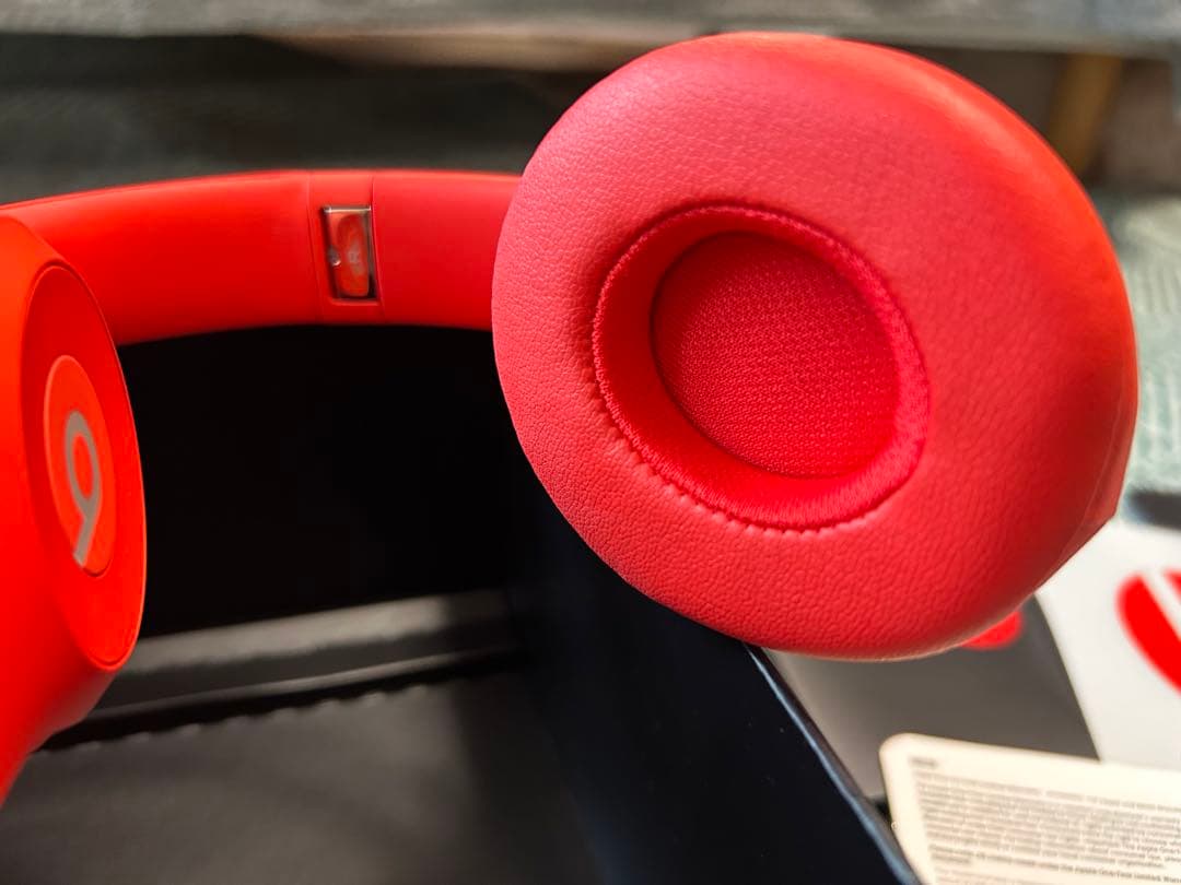 Beats Solo3 Wireless レッド