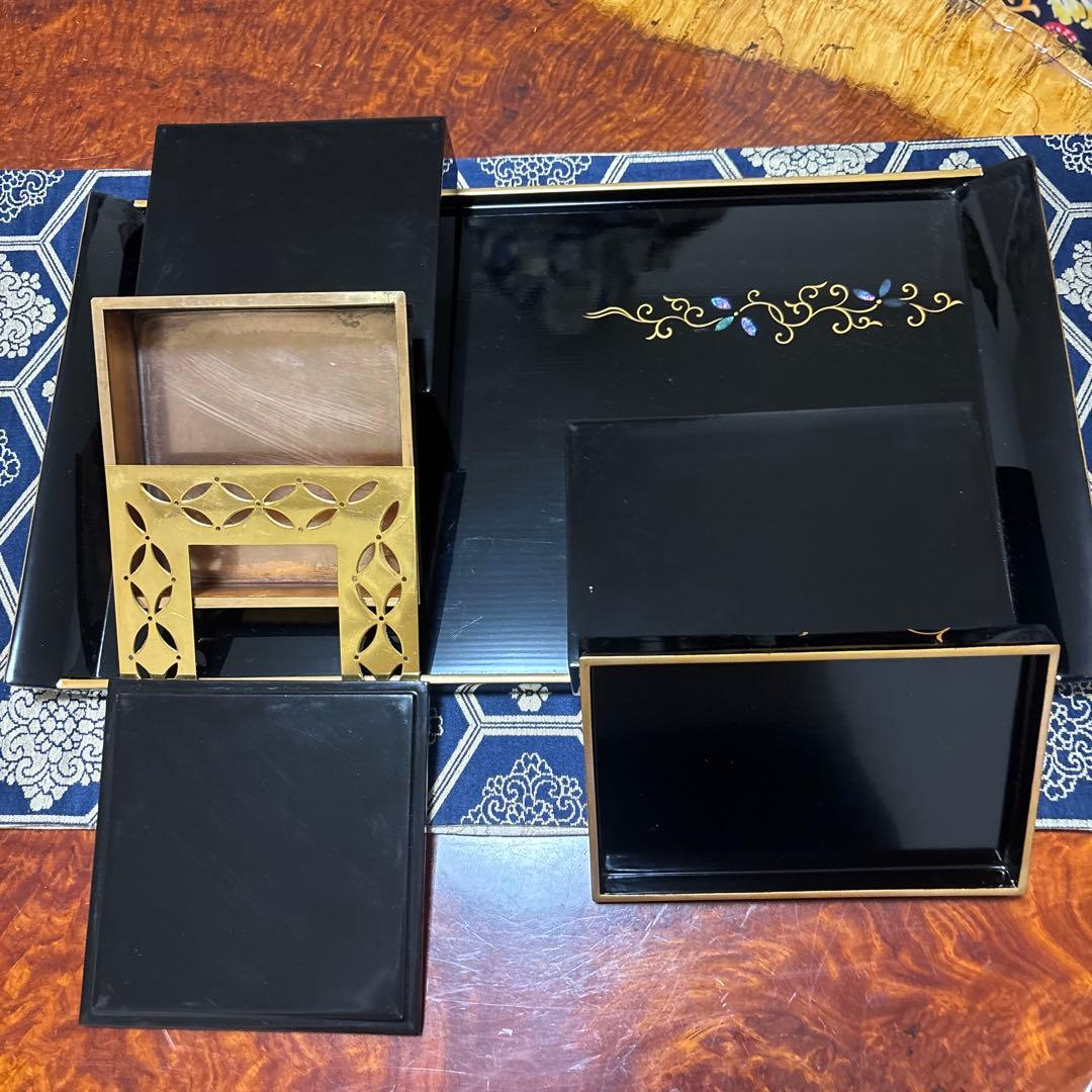 漆塗り巻煙草入れ、小物入れ金箔装飾