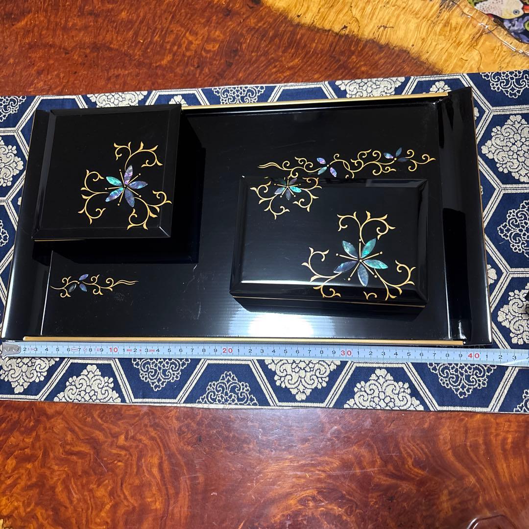 漆塗り巻煙草入れ、小物入れ金箔装飾