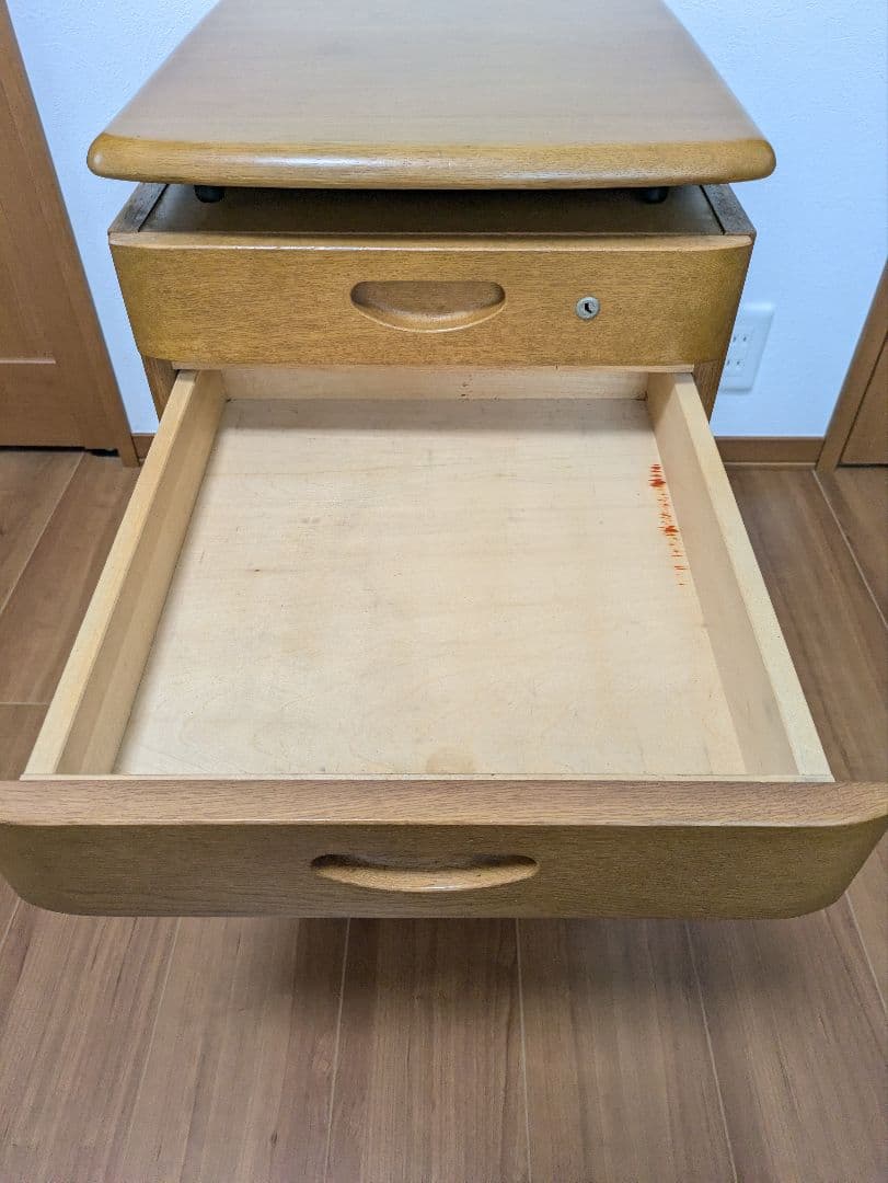 カリモク デスクワゴン 昇降式 バタフライ拡張天板