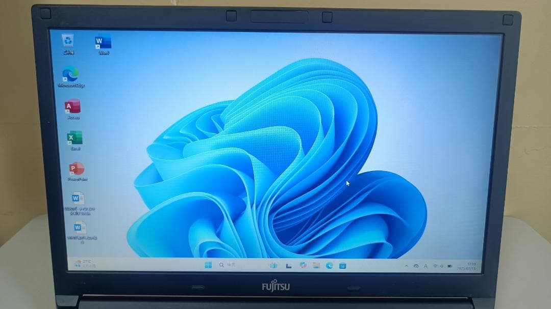 ⭐️ノートパソコンFUJITSU第六世代Core i5 SSD256Gメモリ8G