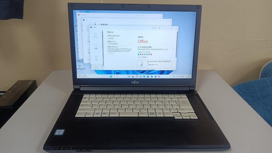 ⭐️ノートパソコンFUJITSU第六世代Core i5 SSD256Gメモリ8G