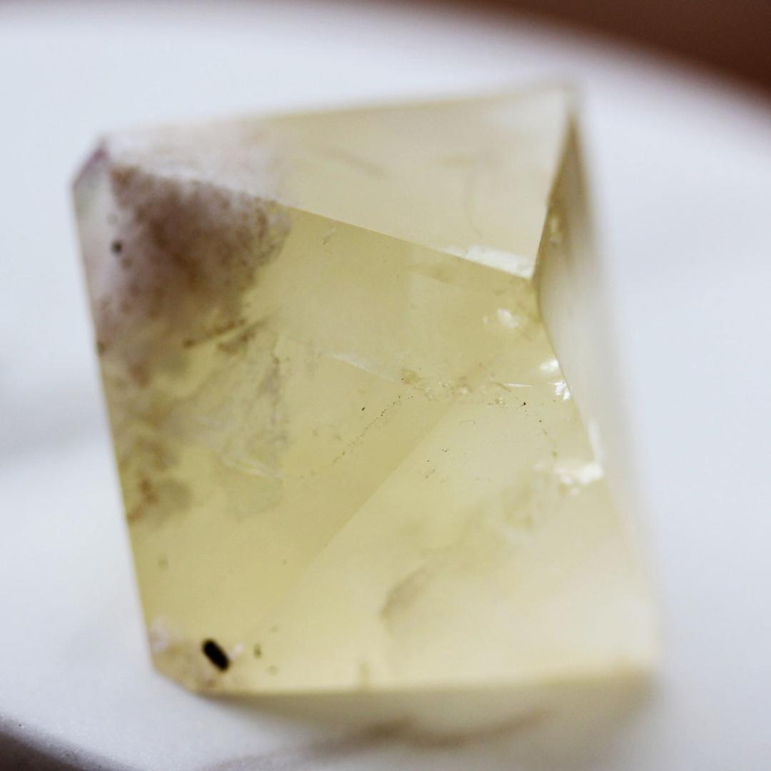 クリームイエロー 82g イリノイ産　フローライト 蛍石　八面体　原石　蛍石