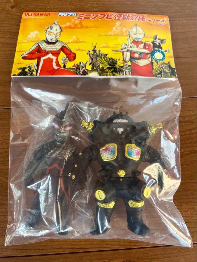 MAX TOY JAPAN ウルトラセブンダーク＆キングジョーブラック　ビームス