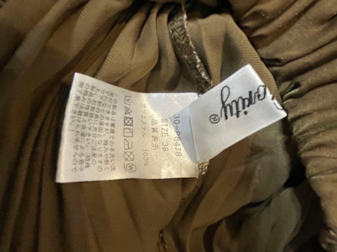 美品⭐︎Priority　美シルエット　プリーツガウチョパンツ カーキ