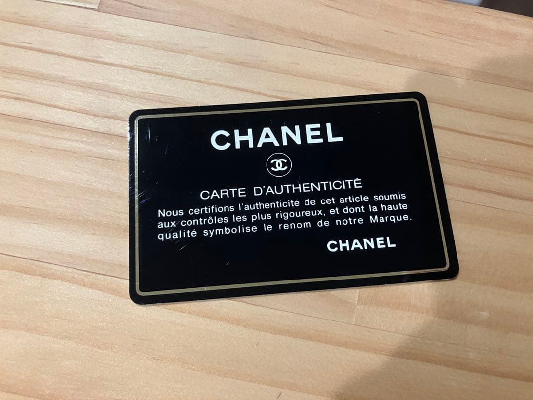 CHANEL ブラックレザー三つ折り財布