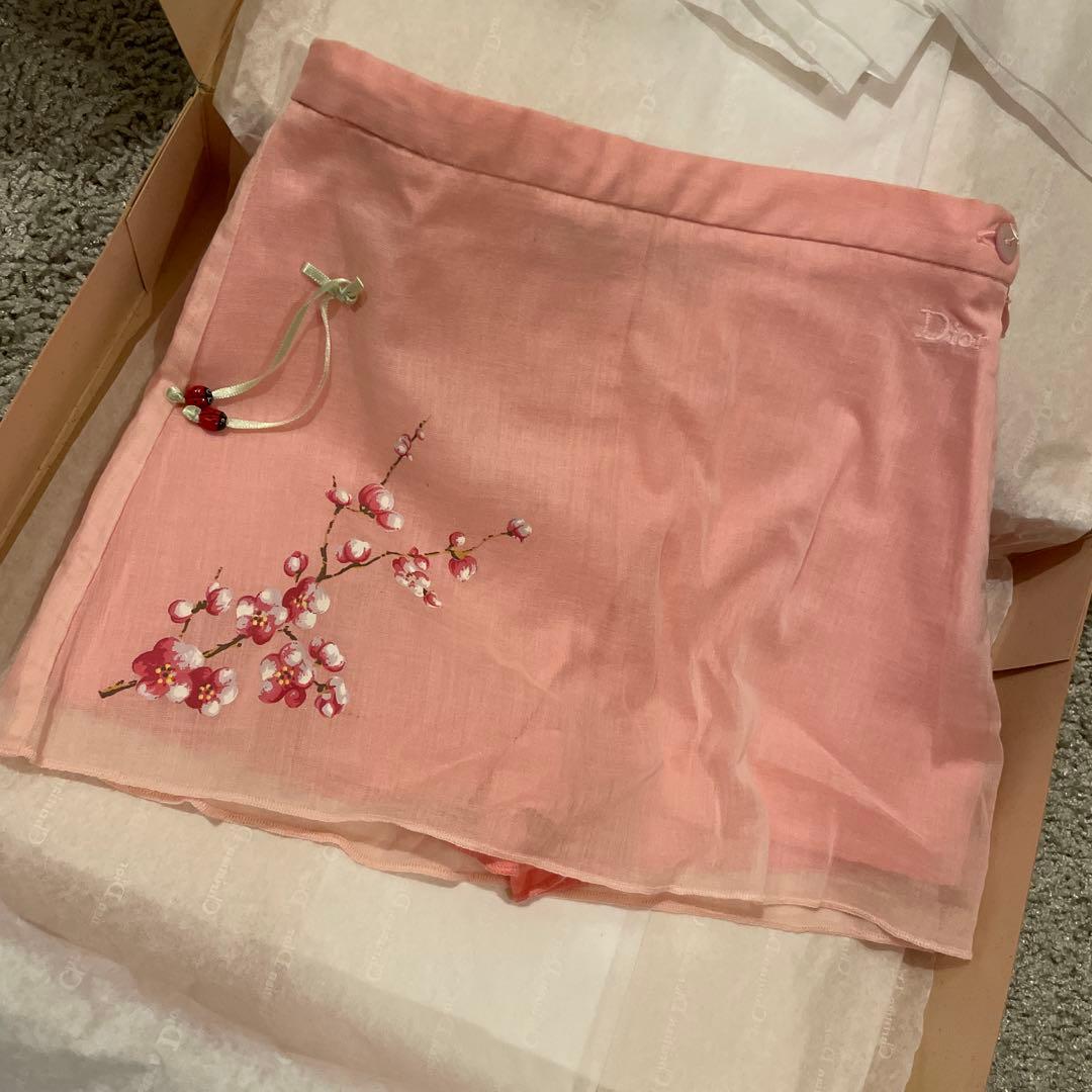 マサミ Dior 花柄刺繍プリント Tシャツとスカート 2A