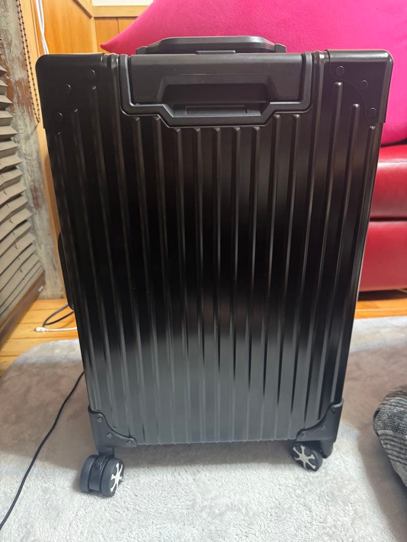 新品未使用　アルミ製　ブラック キャリーケース　9567