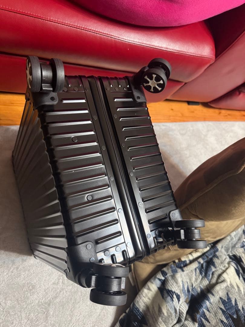 新品未使用　アルミ製　ブラック キャリーケース　9567