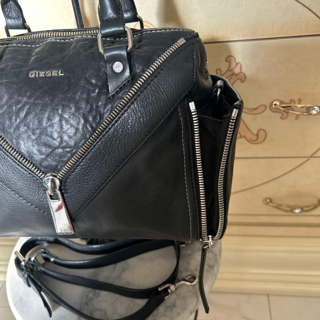 DIESEL LE-ZIPPER クロスボディー　バッグ