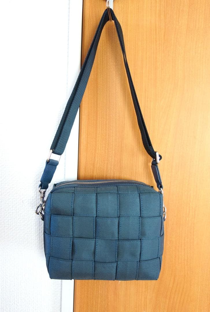 IACUCCI ショルダーバッグ ベルタ CORDURA Sサイズ ネイビー