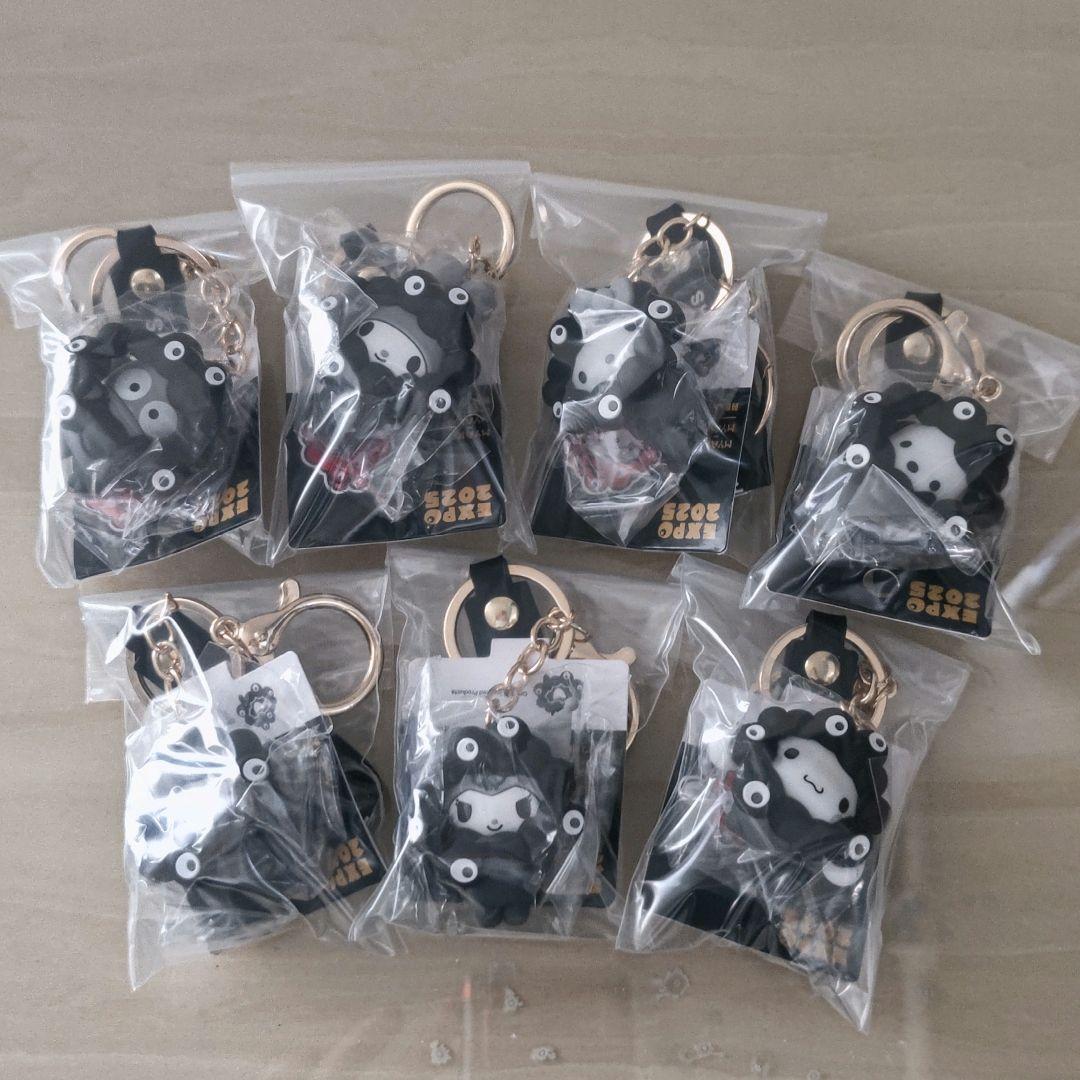 サンリオ　黒ミャクミャク　コラボ　万博会場限定　丁寧梱包　防水対応　販売実績有