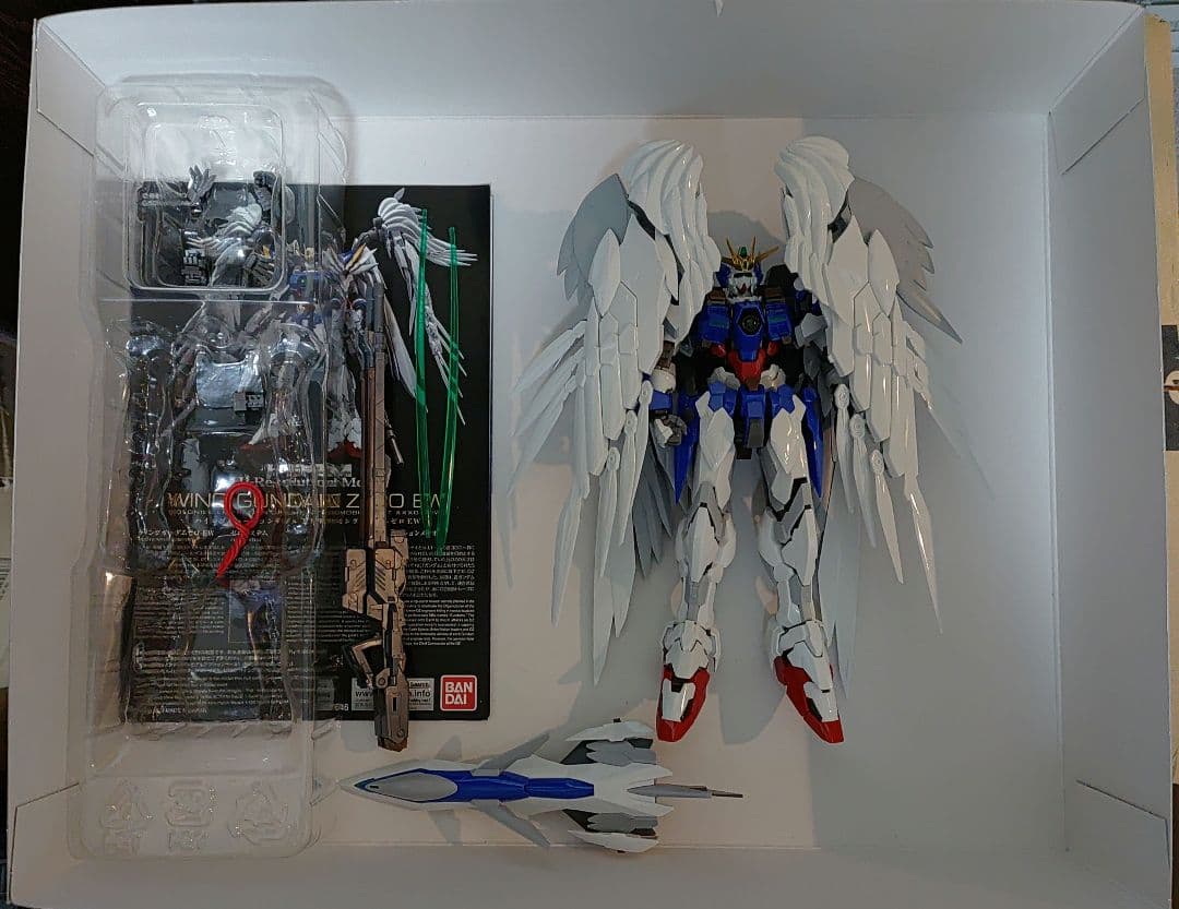 ハイレゾリューションモデル　ウイングガンダムゼロEW　プラモデル