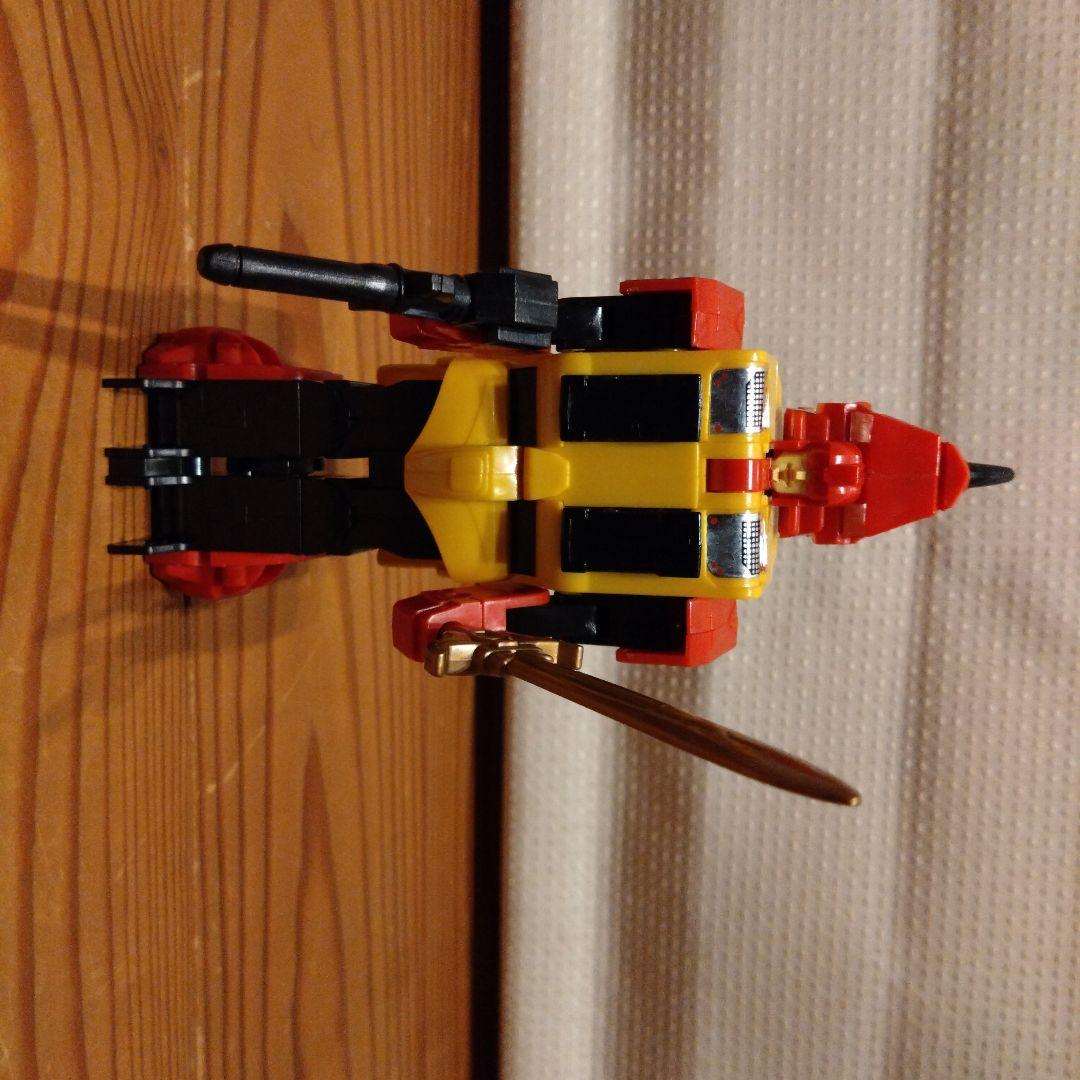 トランスフォーマー　アニマトロン巨重合体兵　プラッキング