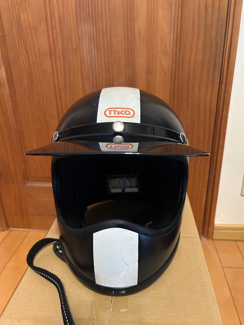 TT&COトゥーカッター ヘルメット ブラック/ホワイト