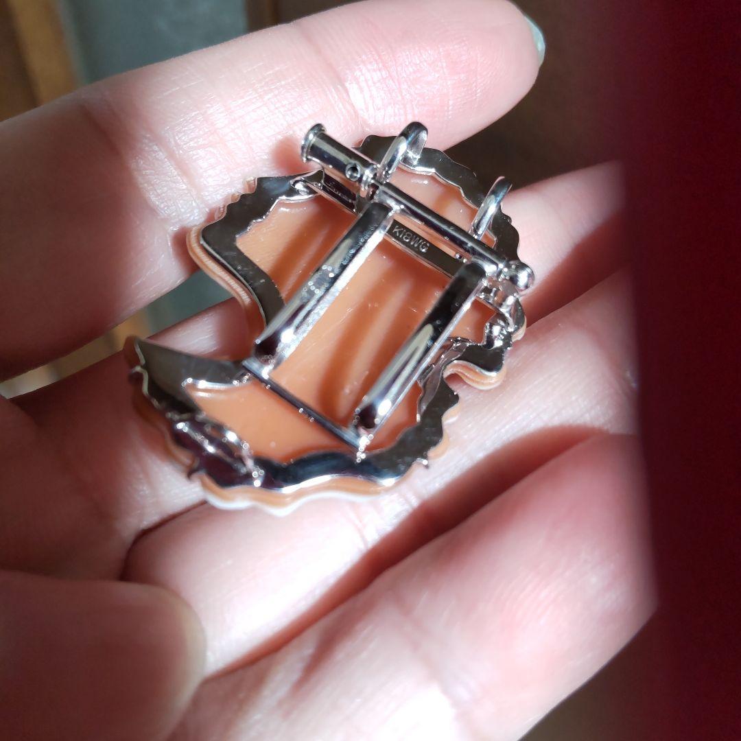 小春日和様　　k18WG　シェルカメオブローチ＆　パルラーティ　ダイヤ付