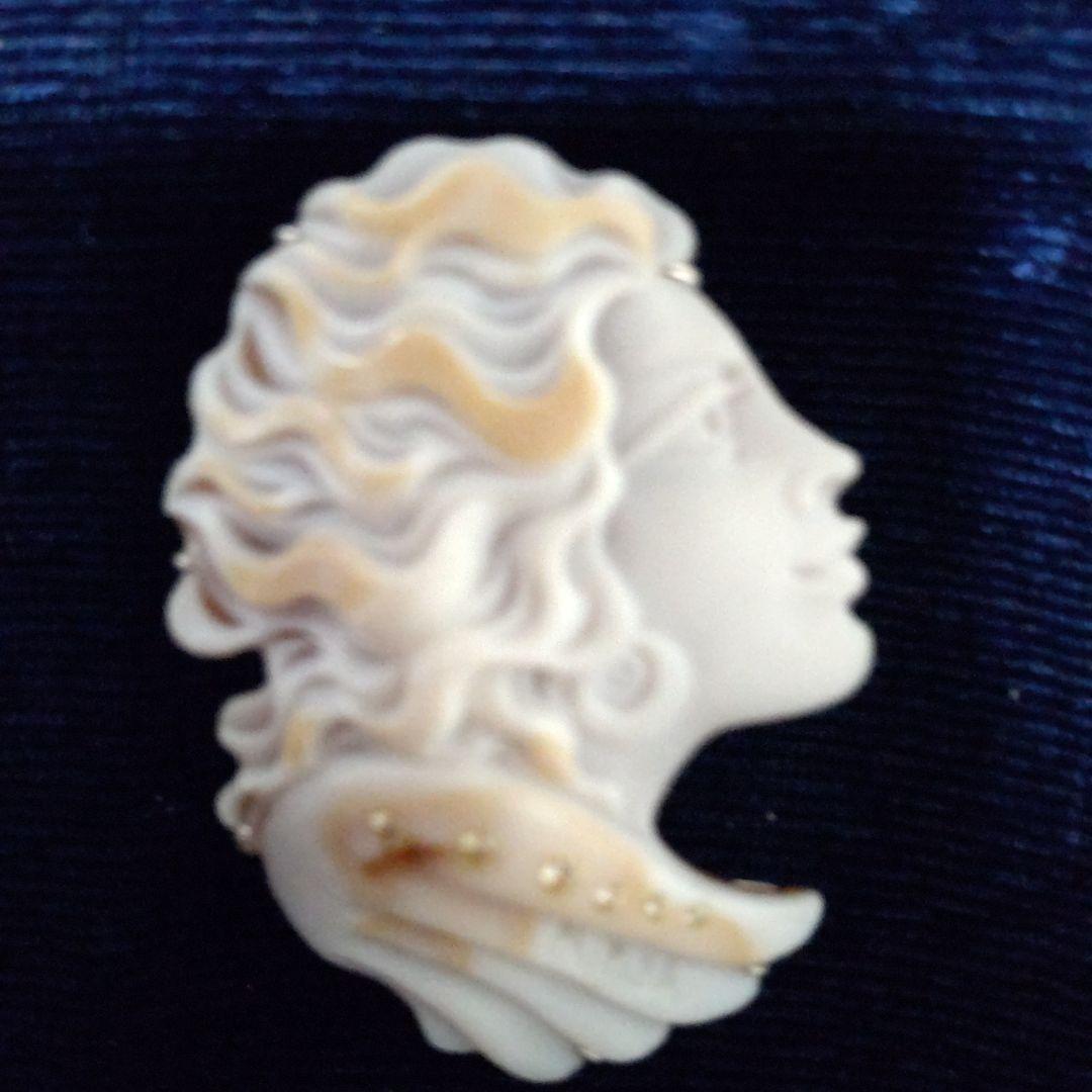 小春日和様　　k18WG　シェルカメオブローチ＆　パルラーティ　ダイヤ付