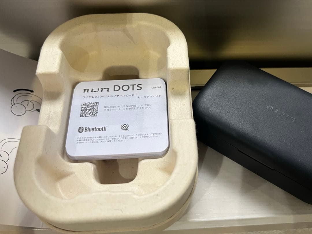 nwm DOTS ワイヤレスイヤホン ブラック　数回使用