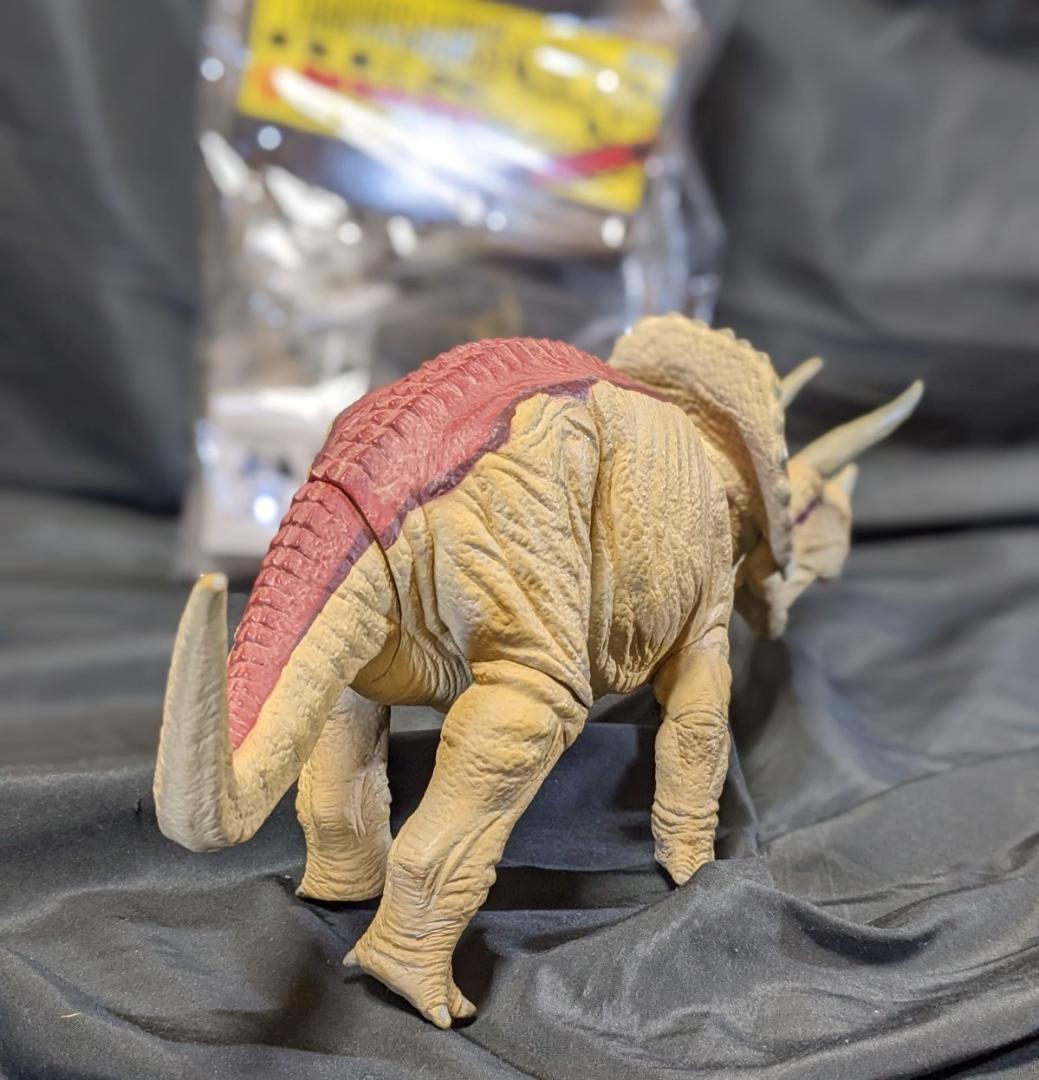 恐竜（セガ）ティラノサウルス＆トリケラトプス　ソフビフィギュア２体セット