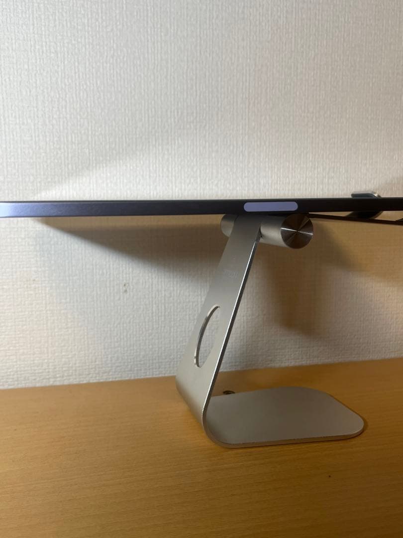 ［美品］iPadAir第5世代WiFiモデル 256GB M1チップ 整備済み品