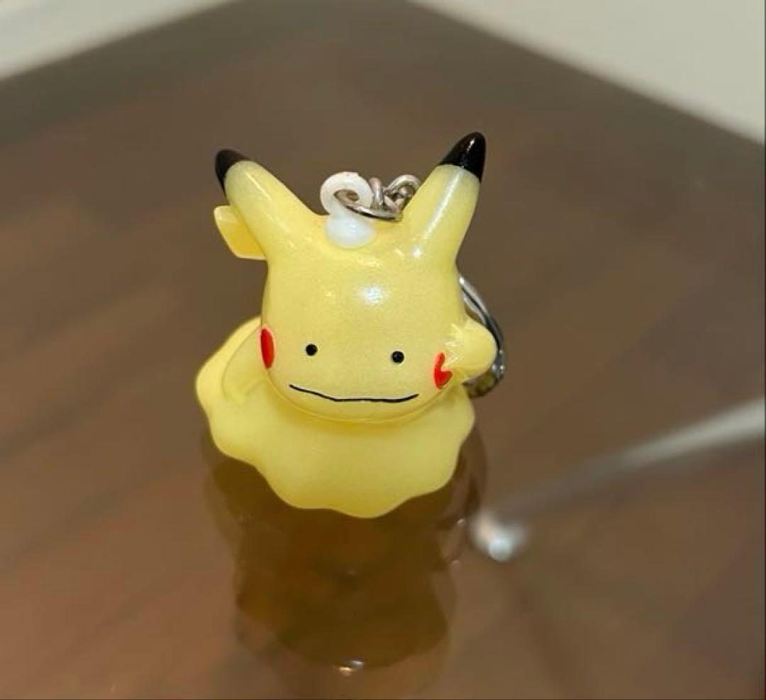 【セール・希少】ピカチュウ へんしんメタモン キーホルダー ポケモン