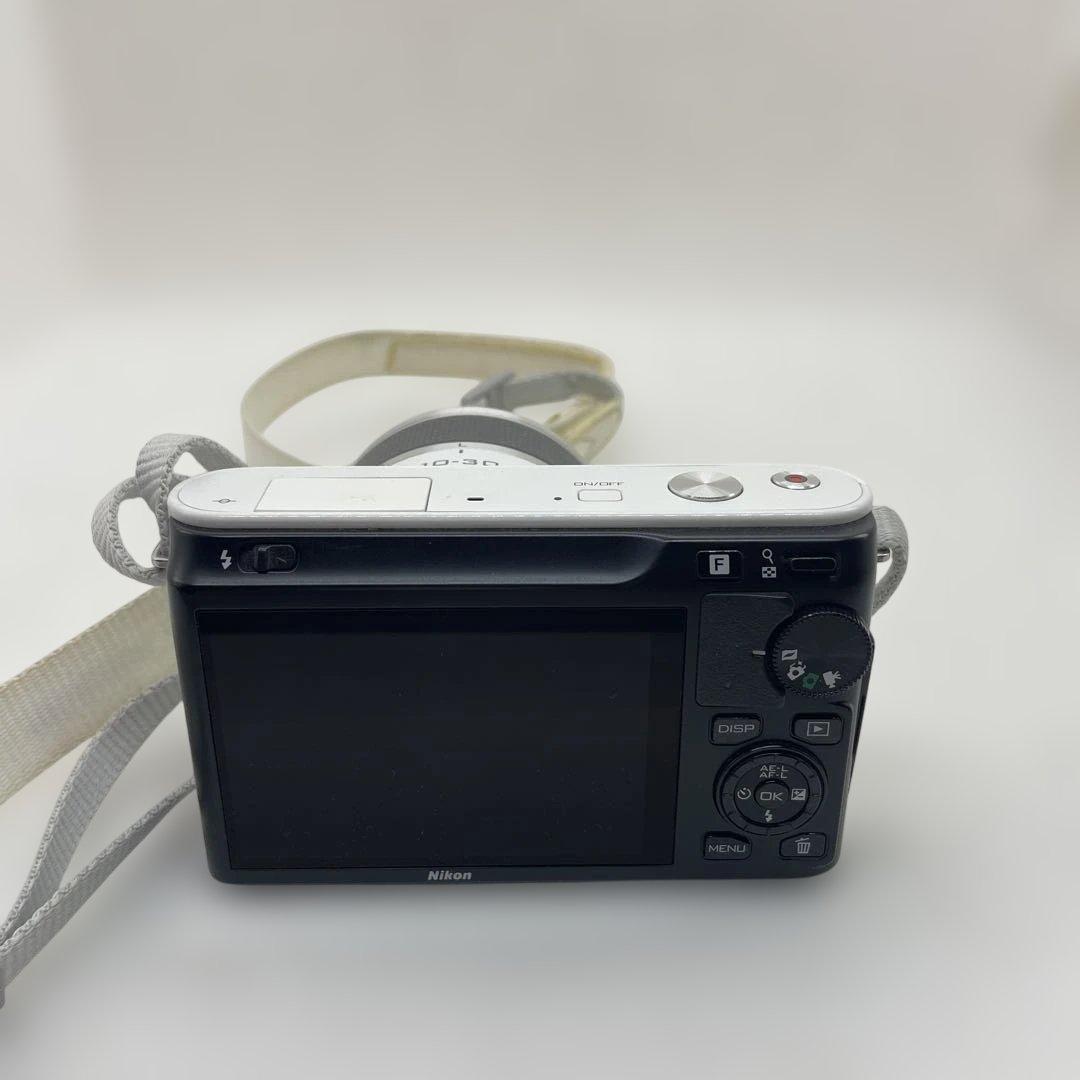 【iy/12.9】Nikon 1 J1 レンズキット10-30mm3.5-5.6