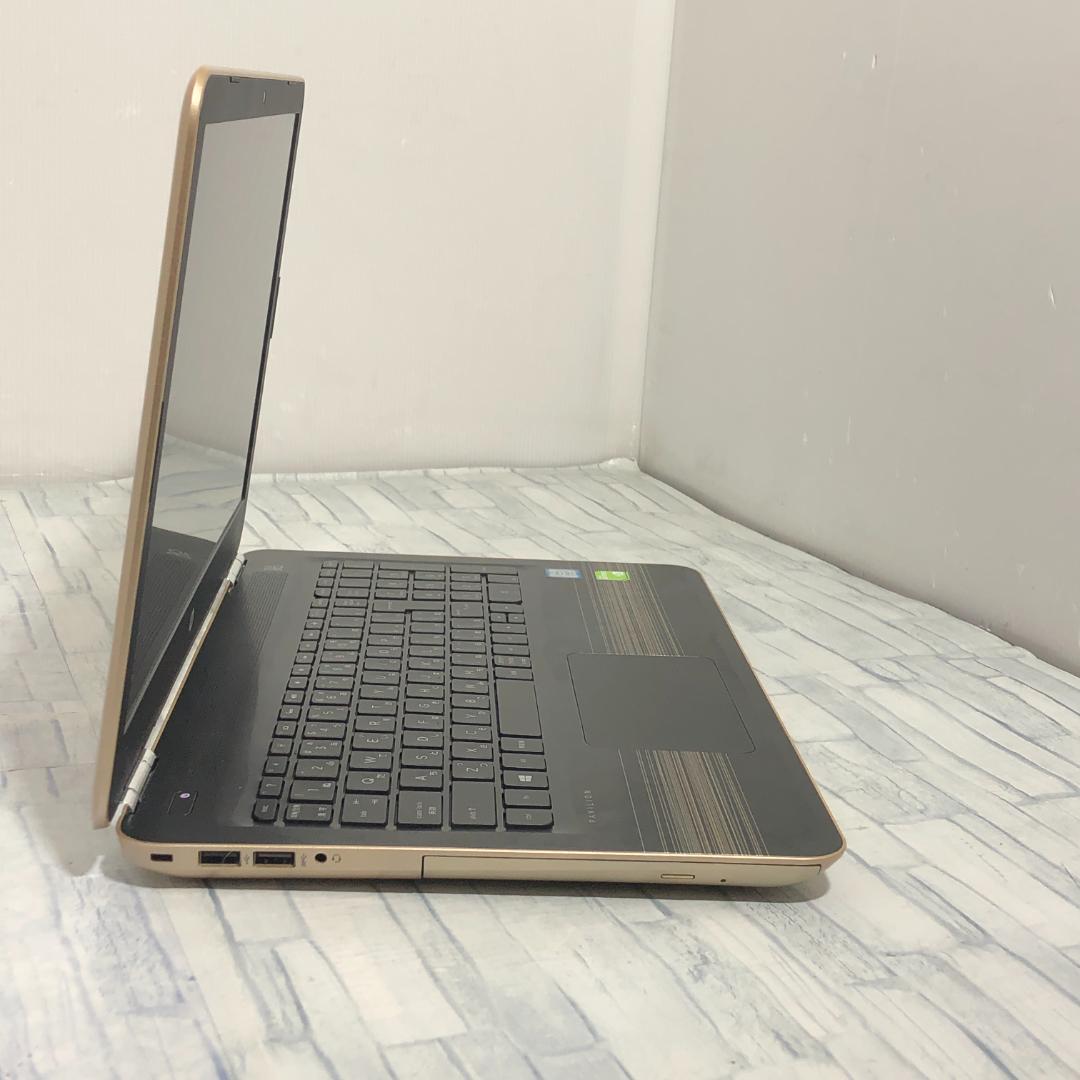美品★HP ノートパソコン本体 Core i7-7500U/SSD/8GB搭載