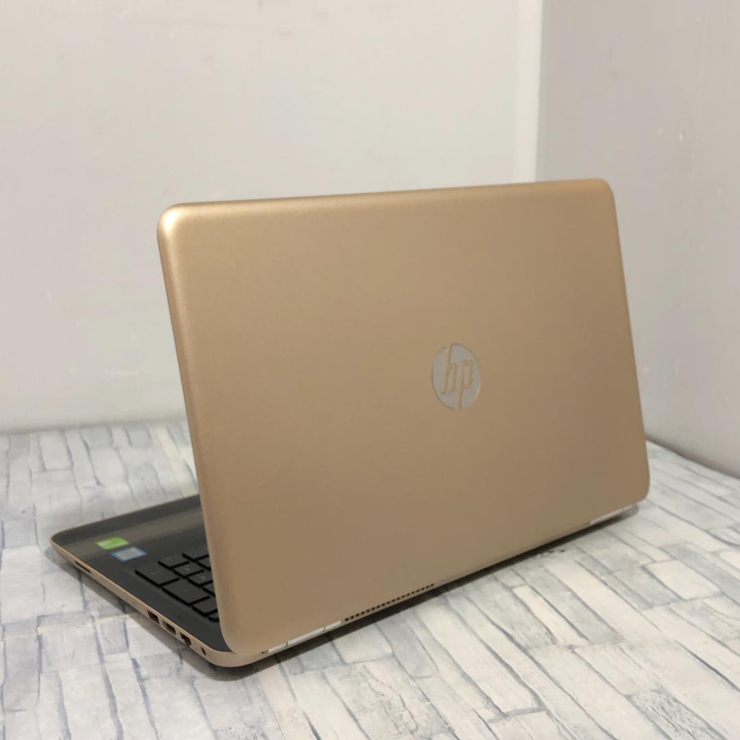 美品★HP ノートパソコン本体 Core i7-7500U/SSD/8GB搭載