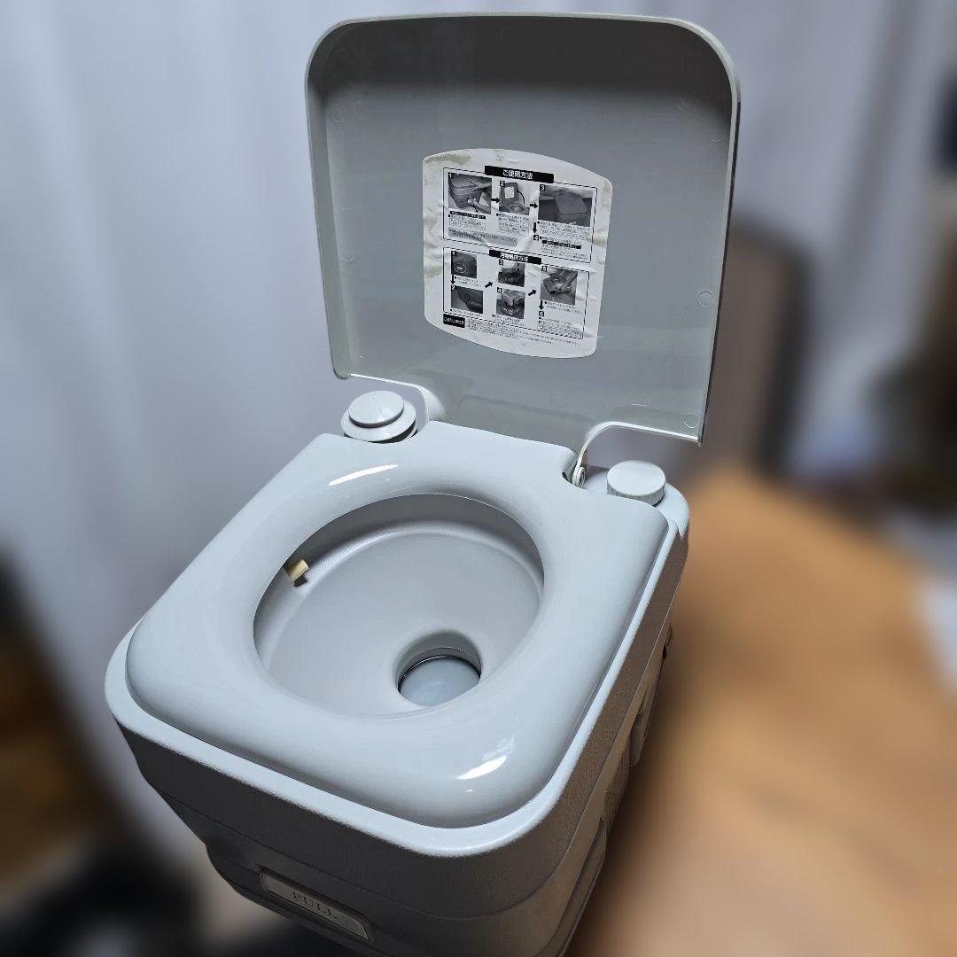 新品 未使用 災害時 車等の水洗ポータブルトイレ